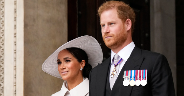 Meghan nói không biết gì về Vương thất trước khi kết hôn, nhưng chính bản thân lại tự chứng minh điều ngược lại