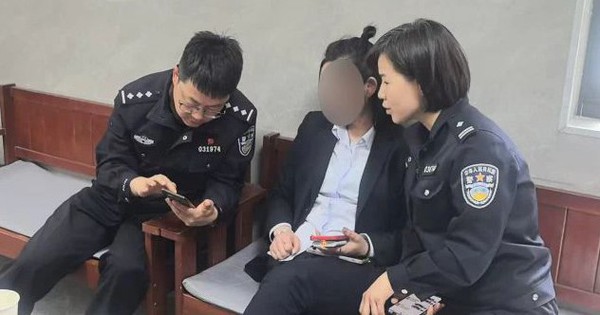 Ra ngân hàng rút hơn 500 triệu đồng từ tài khoản, người phụ nữ bất ngờ bị cảnh sát "mời" ngay về đồn