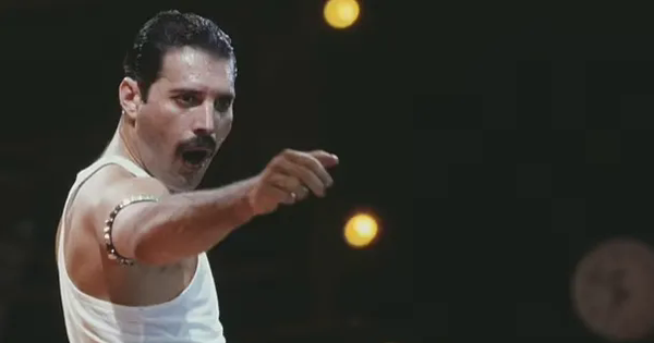 17 cuốn nhật ký bí mật của Freddie Mercury sẽ được công bố