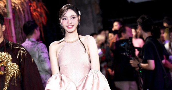 Mỹ nhân cổ trang Việt đẹp nhất hiện tại: 7 tuổi đã cực đắt show, 17 tuổi có ngay bom tấn siêu khủng