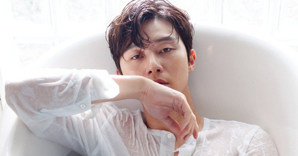 Park Seo Joon đang bị tấn công