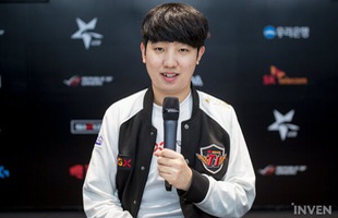 LMHT - SKT Khan: 'Đồng đội không gánh nổi tôi thì để tôi tự gánh team vậy!'