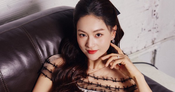 Mỹ nhân Vbiz nói được 4 thứ tiếng cực đỉnh, nhan sắc bất biến như giỡn mặt với thời gian