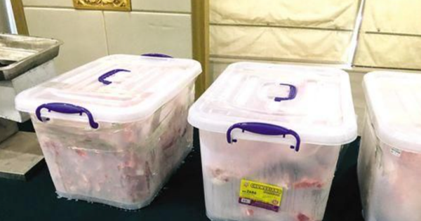 Trung Quốc: Đột kích 8 điểm chế biến, phanh phui đường dây buôn thịt bẩn giá chỉ 14.000 đồng/kg cho các hàng quán, mỗi ngày bán hơn 3,5 tấn