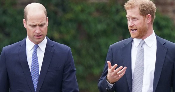 Nội tình cuộc hội ngộ bất ngờ giữa anh em Thân vương William và Harry sau 2 năm hoàn toàn "xa mặt cách lòng" - GIẢI TRÍ