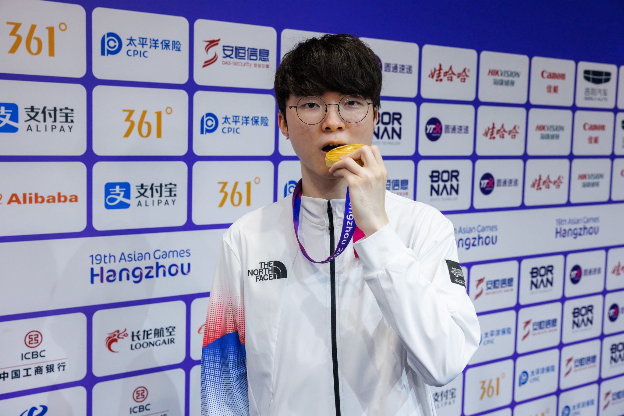 Faker “tự hào và hạnh phúc” dù không cùng tuyển Hàn Quốc chơi Chung kết ASIAD 19, đã nghĩ về Á vận hội 3 năm sau tại Nhật Bản