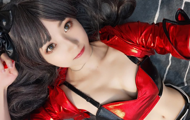 Tohsaka Rin siêu gợi cảm trong bộ cosplay mới này