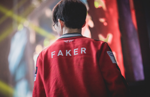 Vượt qua cả tá đối thủ, Faker chính thức có tên trong Quảng Trường Danh Vọng Esports nhờ lượng bình chọn khổng lồ từ fan hâm mộ