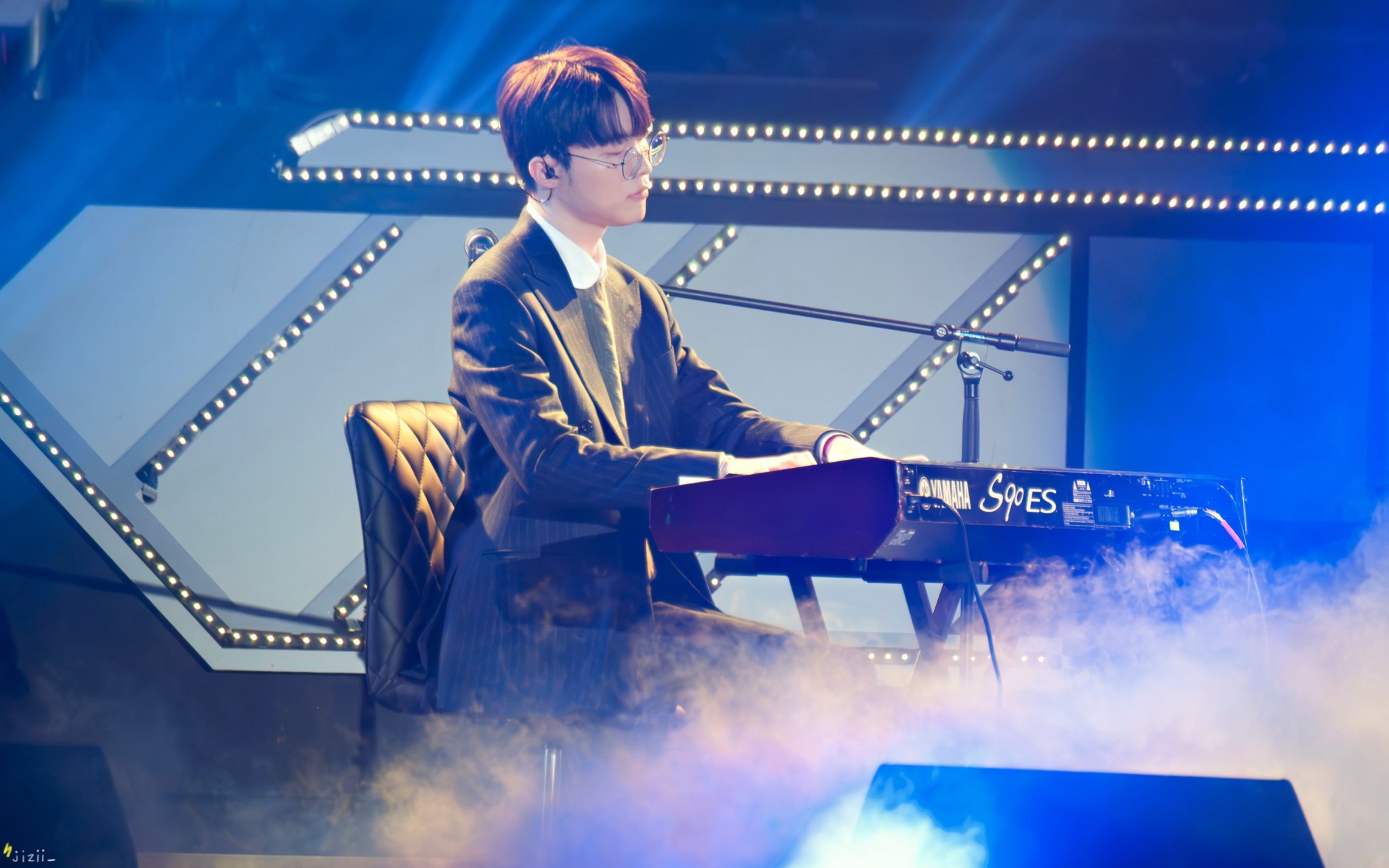 Faker trình diễn piano như nghệ sĩ chuyên nghiệp ngay trước mắt 4.000 fan T1 trầm trồ theo dõi