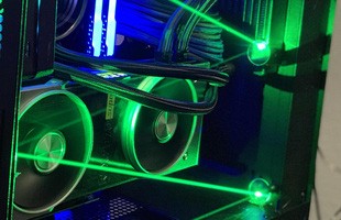 Quên đèn LED RGB đi, thời đại trang trí PC Gaming bằng tia laser đã đến