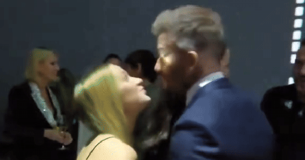 Clip viral khắp cõi mạng: "Công chúa út" Harper Seven né nụ hôn của bố David Beckham