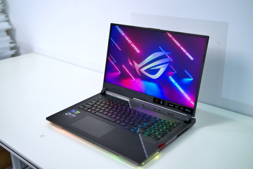 Asus tung Laptop gaming trang bị RTX 3080Ti đầu tiên tại Việt Nam - ROG Strix SCAR 17