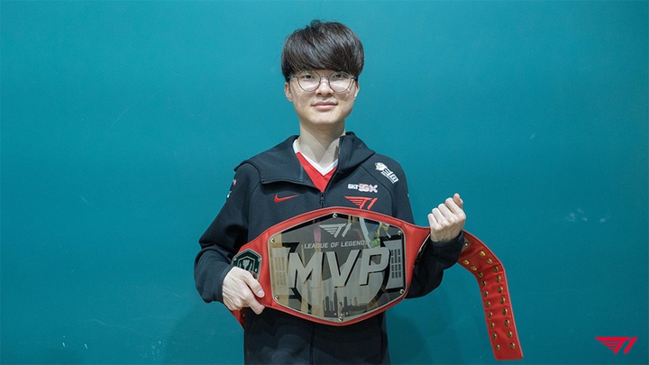 Kết quả Playoffs LCK Mùa Xuân hôm nay 1/4: Faker hồi xuân, T1 vào bán kết