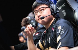 Uzi giải nghệ, chia tay Royal Never Give Up về làm trợ lý HLV của Invictus Gaming?