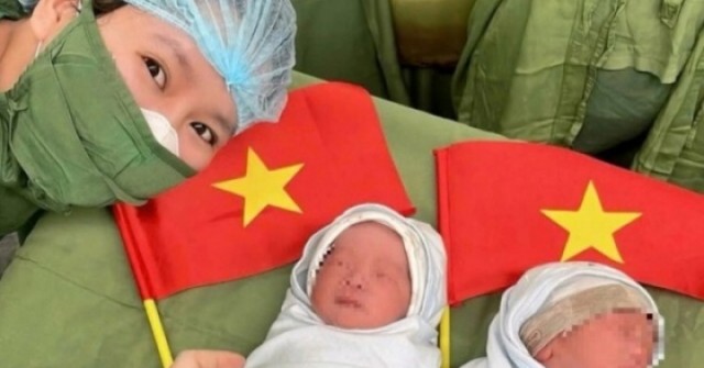 Cặp song sinh chào đời ngày 30/4, bố mẹ đặt cho cái tên nghe là biết yêu nước nồng nàn