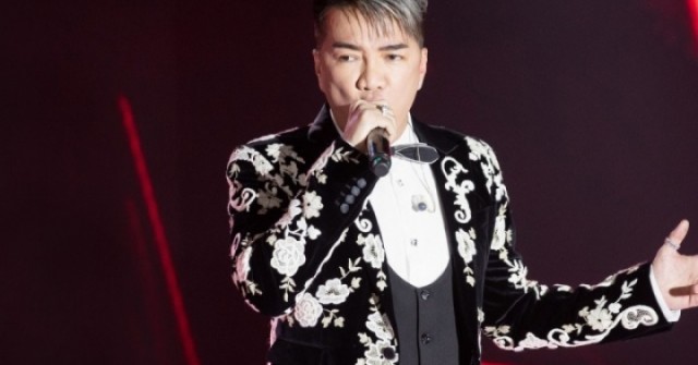 Đàm Vĩnh Hưng khoe đắt show sau khi hết lệnh cấm hát