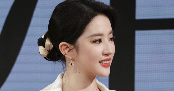 Lưu Diệc Phi 17 tuổi đẹp hết phần thiên hạ: Năm ấy xem mà tưởng tiên nữ giáng trần, sao hoàn mỹ như vậy được?