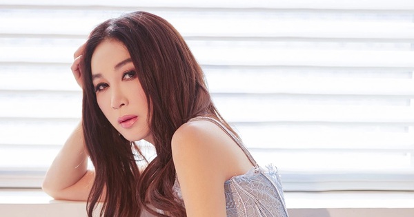 Nàng hồ ly đẹp nhất Trung Quốc: 25 năm không có đối thủ, trẻ mãi không già nhờ làm 1 việc khó tin
