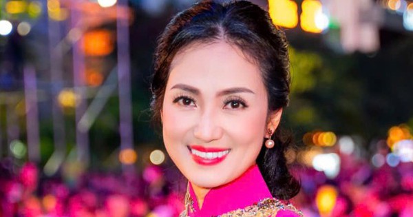 Nữ MC góp giọng trong thời khắc trọng đại của Lễ kỷ niệm 30/4