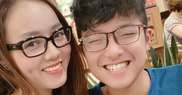 Bạn gái kém 15 tuổi selfie vui vẻ bên con riêng của Công Lý, 