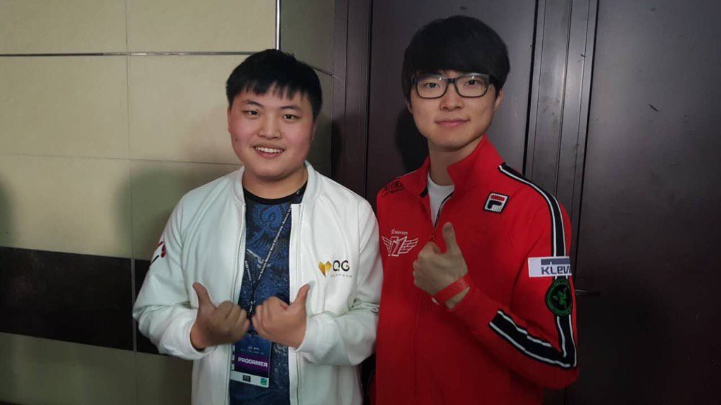 LMHT: Faker chúc mừng Uzi, khẳng định anh đã đạt được những “thành tích vĩ đại”