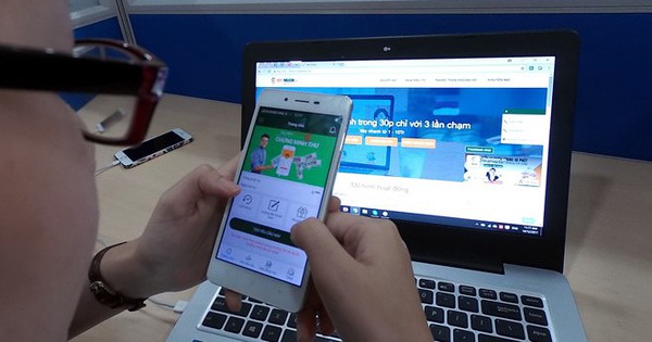 "Chuyển sai nội dung" 2 triệu, người phụ nữ ở Hà Nội tiếp tục chuyển thêm 600 triệu để lấy lại tiền, sau đó báo công an