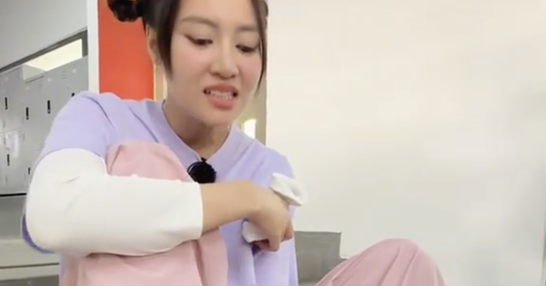 Lộ clip Lan Ngọc tại Running Man sau chấn thương phải ngồi xe lăn, tình trạng hiện tại đáng lo ngại