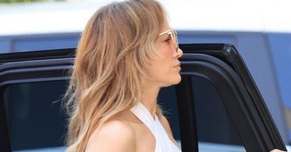 Jennifer Lopez lộ diện sau ly hôn