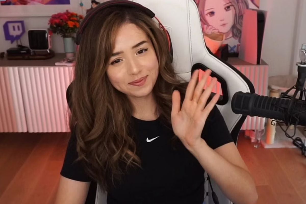 Streamer Pokimane Công Khai Các Vấn Đề Về Pháp Lý Khi Cô Sa Thải Nhân Viên Của Mình