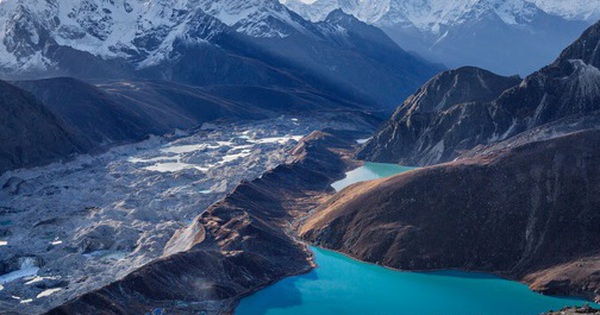 Phát hiện cấu trúc kỳ lạ đang đội dãy Himalaya lên cao