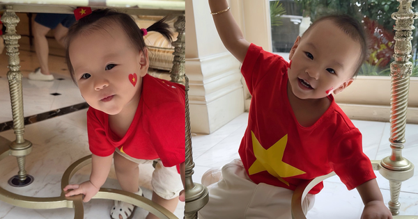 "Khối tí hon yêu nước" nhà Phương Oanh - shark Bình trong sắc đỏ sao vàng: Nghịch ngợm mà đáng yêu vô cùng