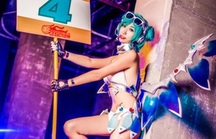 Nóng mắt với cosplay Hatsune Miku cực gợi cảm và nóng bỏng