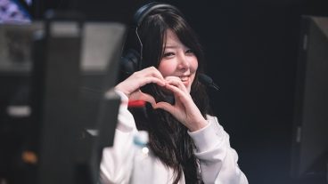 “Hot Girl” Mayumi đã được đăng kí vào đội hình tham dự CBLOL trong màu áo INTZ! - eSports