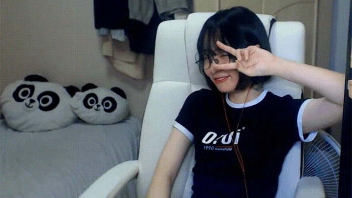 Jisoo Girl - Nữ streamer vừa gia nhập đại gia đình T1 là ai?