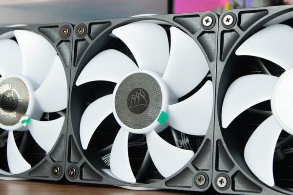 Đánh giá Corsair iCUE LINK Titan RX RGB: Có gì nổi bật so với các đối thủ?