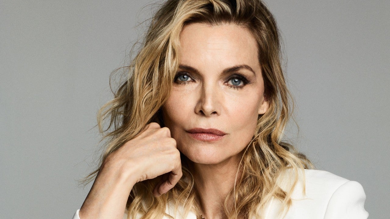 Michelle Pfeiffer sẵn sàng góp mặt trong The Flash 2022