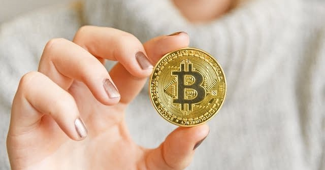 Bitcoin là tài sản ảo, giao dịch Bitcoin tại Việt Nam là vi phạm pháp luật