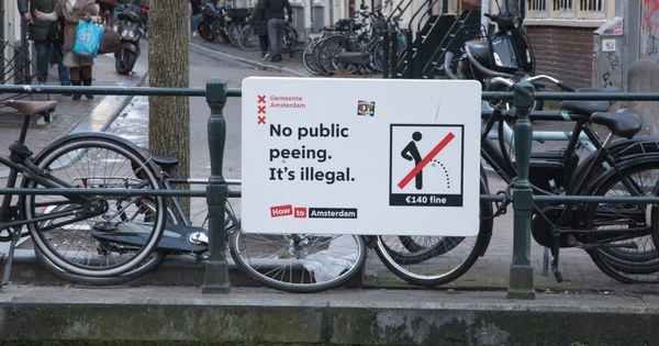 Nghịch lý ở Hà Lan: Là quốc gia hạnh phúc bậc nhất thế giới nhưng lại thiếu nhà vệ sinh công cộng, bước ngoặt lịch sử xảy ra sau lần ''tiểu bậy'' của một cô gái trẻ