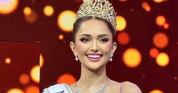 Tân Hoa hậu Hoàn vũ Philippines bơ vơ khi đăng quang
