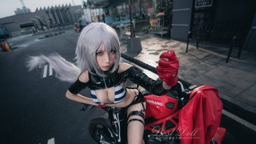 Cosplay Jeanne d’Arc bốc lửa trong phiên bản Racing girl - Cosplay