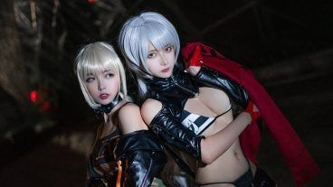 Ngột ngạt trước hai cô nàng Arturia Alter và Jeanne d’Arc Alter trong FGO - Cosplay