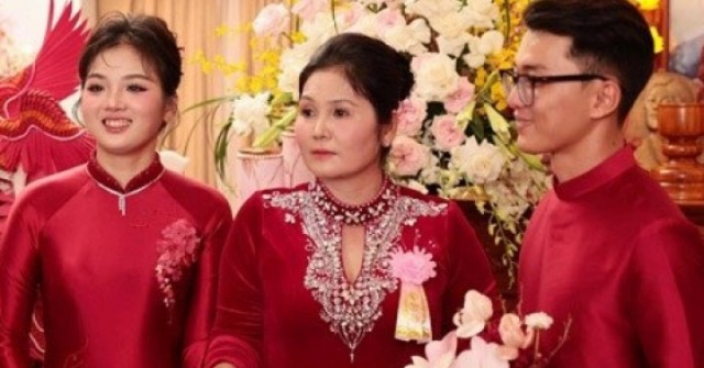 Trao của hồi môn 'khủng', bà mẹ Cà Mau tiết lộ một điều khiến cô dâu bật khóc
