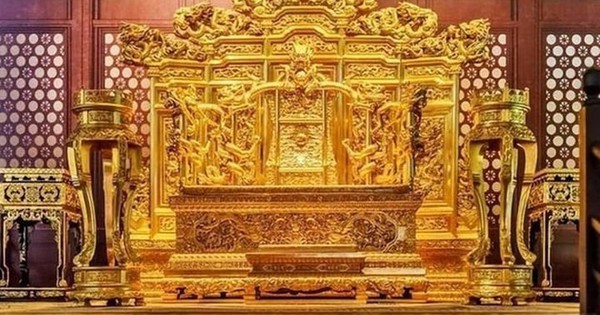 Sự trùng khớp đáng sợ về ngai vàng trong Tử Cấm Thành, không ai dám ngồi
