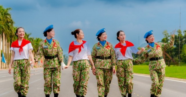 Khối nữ Gìn giữ hòa bình bịn rịn chia tay sau khi hoàn thành nhiệm vụ