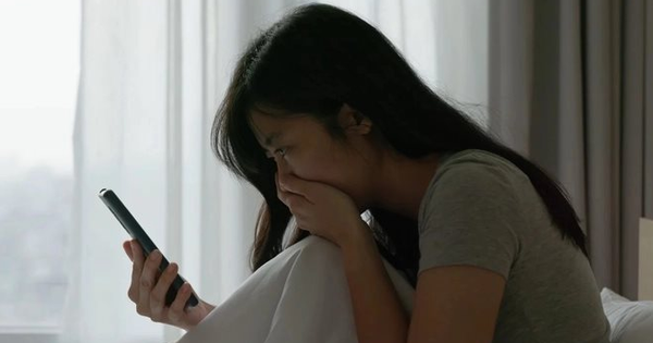 Người phụ nữ ở Hà Nội thực hiện 100 lần chuyển khoản 200 triệu đồng, lần thứ 101 bất ngờ quay xe báo công an