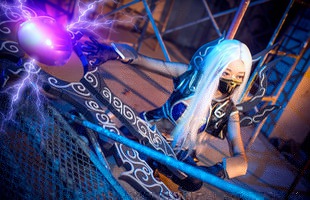 Cosplay nữ tướng Irelia Sát Thủ cực chất trong Liên Minh Huyền Thoại