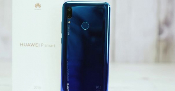 Huawei vẫn tự tin phát triển smartphone mới với 3 camera sau