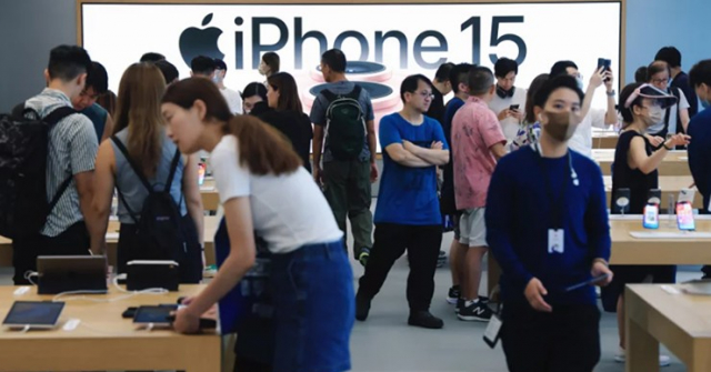 Đến Apple cũng phải lo giảm giá iPhone 15