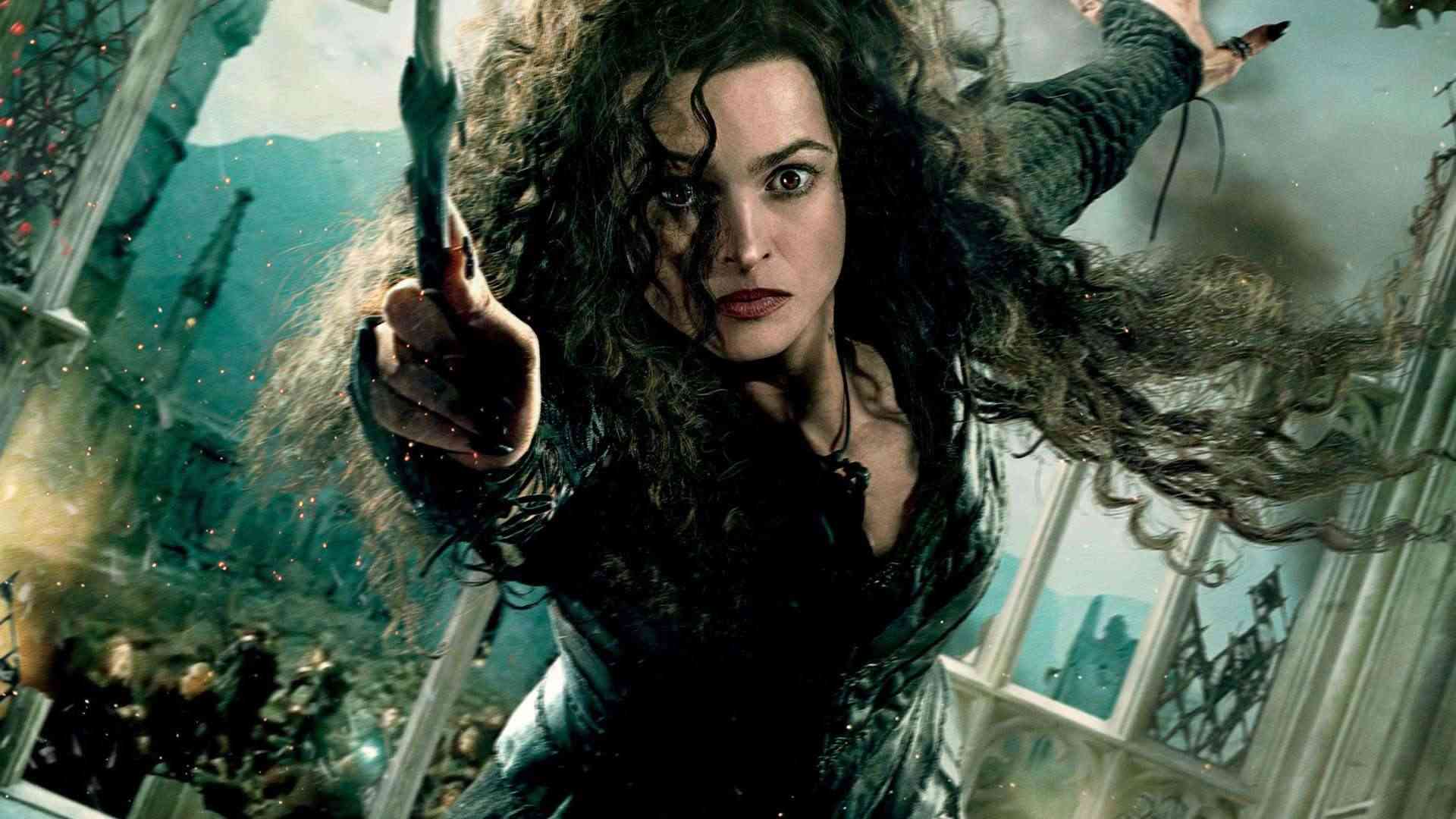 Diễn viên thủ vai Bellatrix - Helena Bonham Carter lên tiếng bênh vực J. K. Rowling