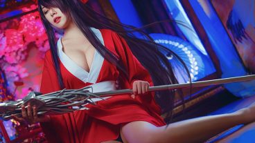 Nóng mắt với cosplay Quan Vũ kiều mị nhất lịch sử trong Ikki Tousen - Cosplay